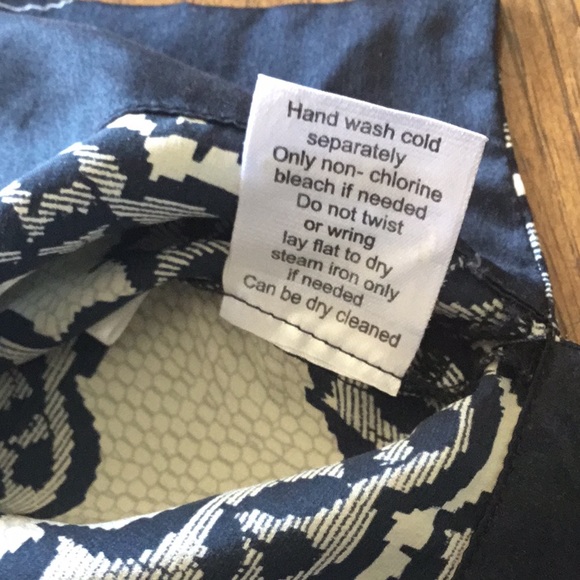 CABI SILK Cap Sleeve top Medium - Picture 8 of 8